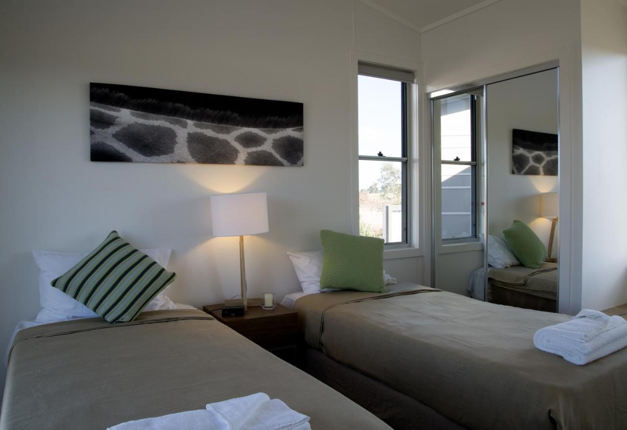 Savannah Cabins, Taronga Western Plains Zoo دوبو المظهر الخارجي الصورة