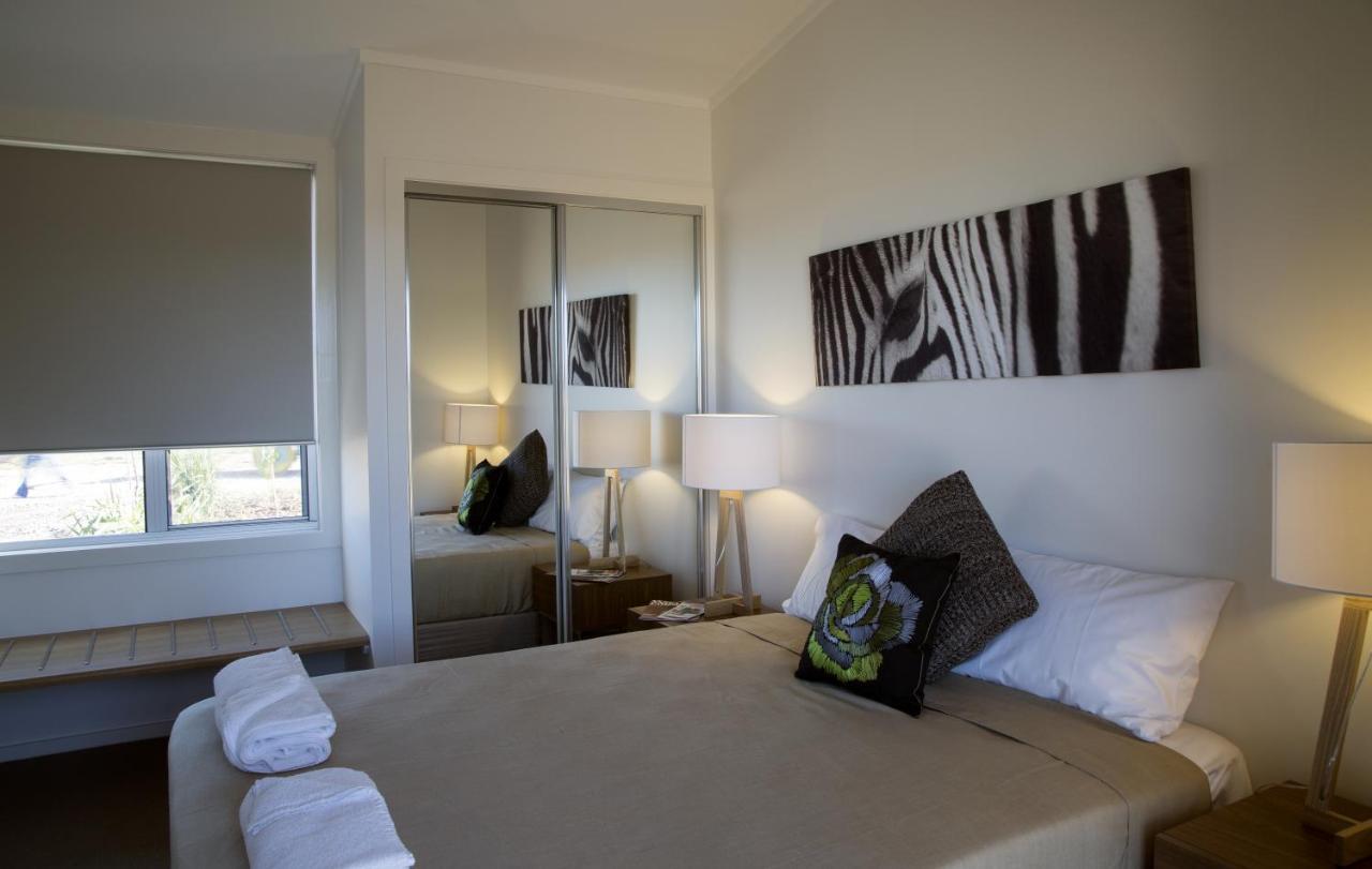 Savannah Cabins, Taronga Western Plains Zoo دوبو المظهر الخارجي الصورة